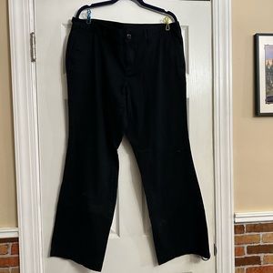 Women’s Old Navy Mid-Rise Boot Cut Khakis (black) size 18